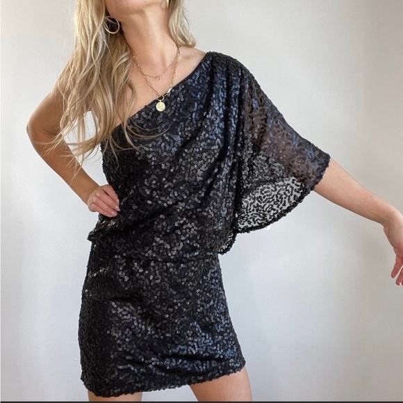 Jessica Simpson Dresses & Skirts - Jessica Simpson black one shoulder sequence dress